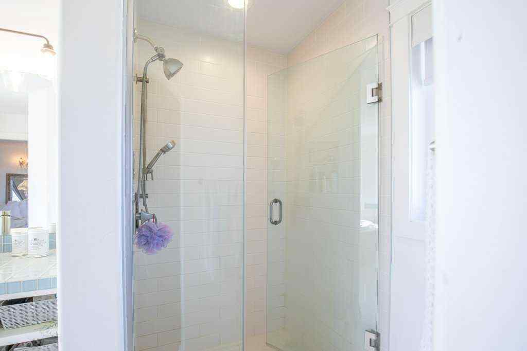 MLS® A2244422 - 3 Lyle Close  in Lakeway Landing Sylvan Lake, Residential
