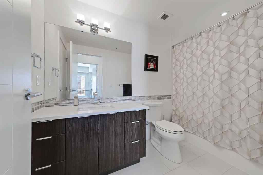 MLS® A2244428 - Unit #3404 930 6 Avenue SW in Downtown Commercial Core Calgary, Residential