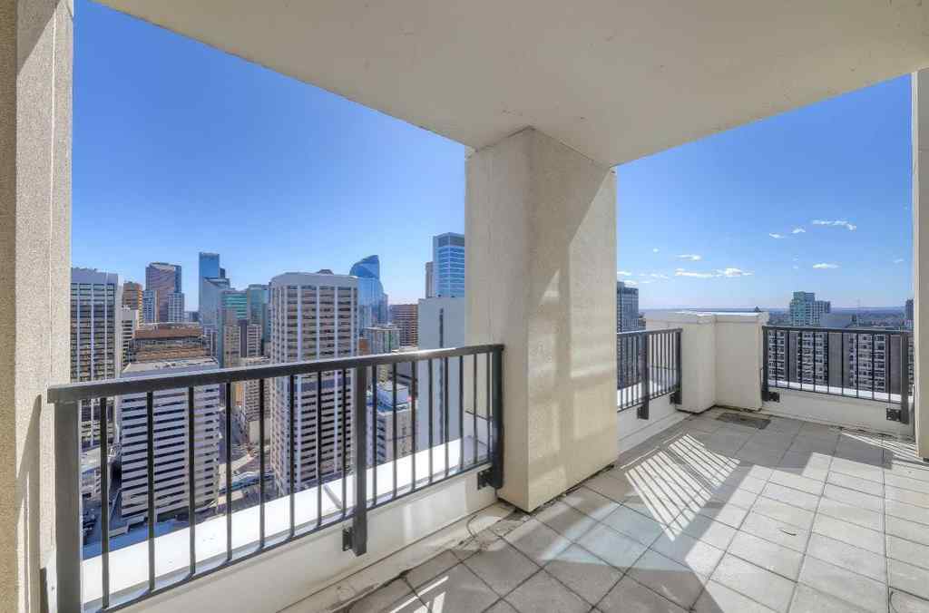 MLS® A2244428 - Unit #3404 930 6 Avenue SW in Downtown Commercial Core Calgary, Residential
