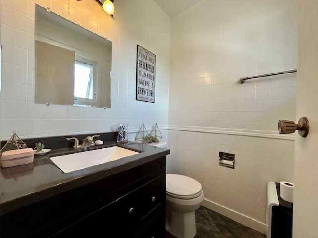 MLS® A2244439 - 18 Robinson Place  in Bashaw Bashaw, Residential