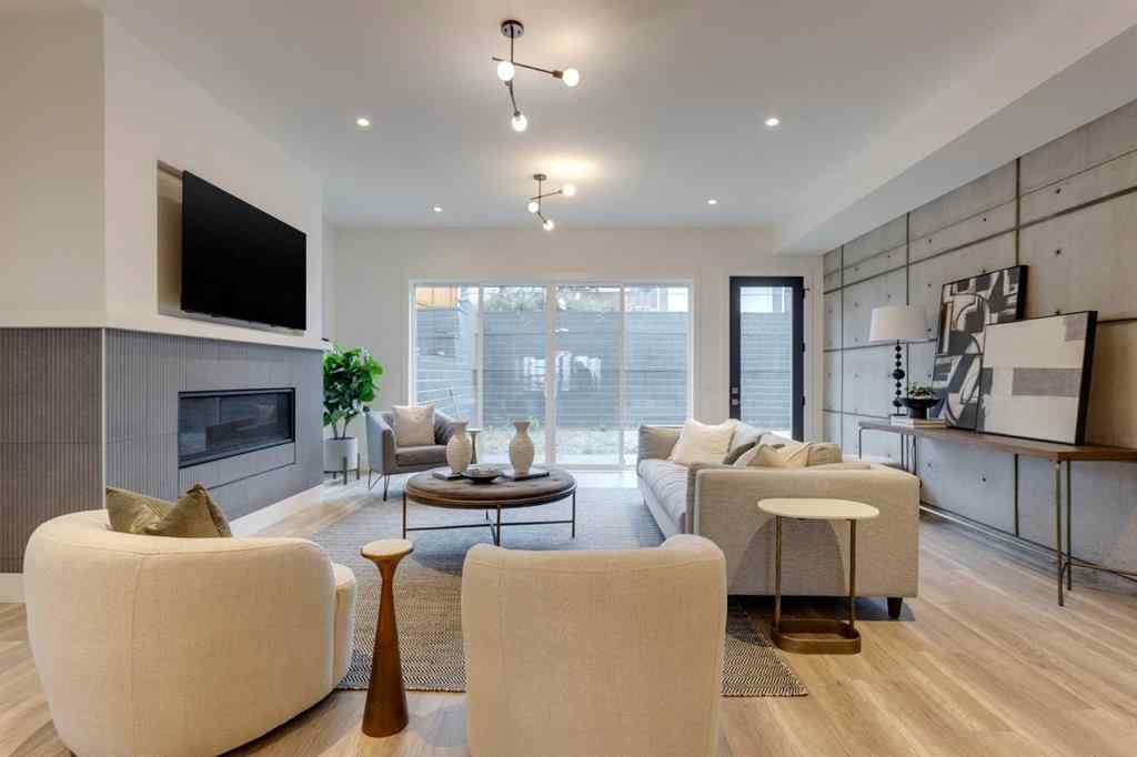 MLS® A2244442 - 2036 30 Avenue SW in South Calgary Calgary, Residential