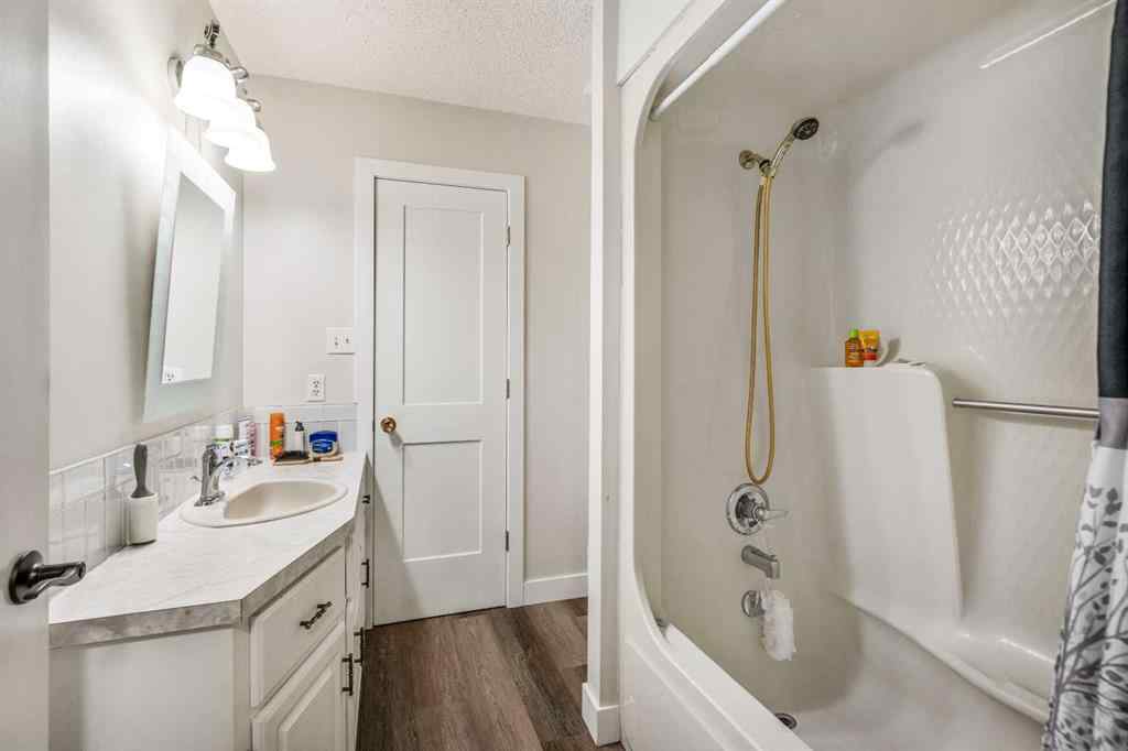 MLS® A2244458 - 6017 57 Street   in NONE Taber, Residential