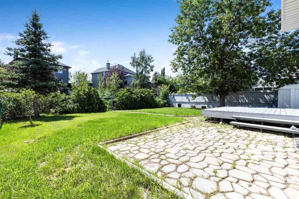 MLS® A2244473 - 62 Somerset Close SW in Somerset Calgary, Residential
