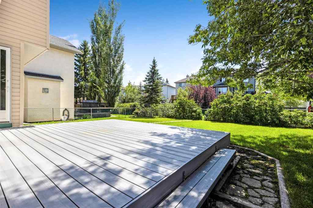 MLS® A2244473 - 62 Somerset Close SW in Somerset Calgary, Residential