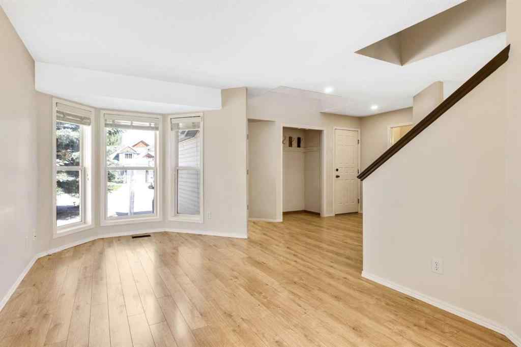 MLS® A2244473 - 62 Somerset Close SW in Somerset Calgary, Residential