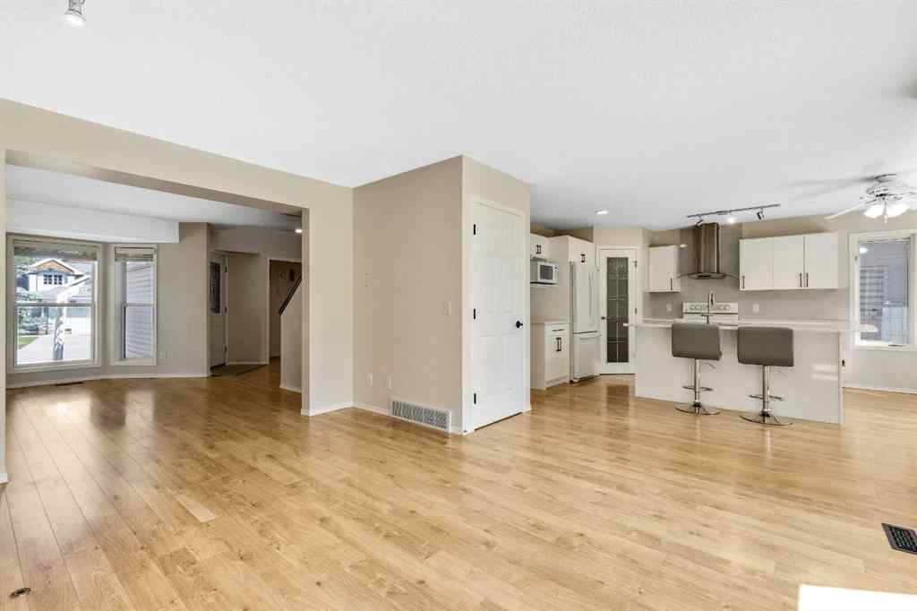 MLS® A2244473 - 62 Somerset Close SW in Somerset Calgary, Residential