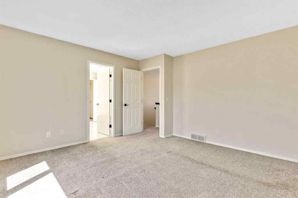 MLS® A2244473 - 62 Somerset Close SW in Somerset Calgary, Residential