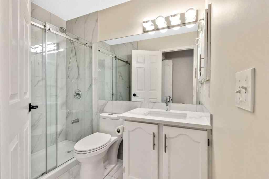 MLS® A2244473 - 62 Somerset Close SW in Somerset Calgary, Residential