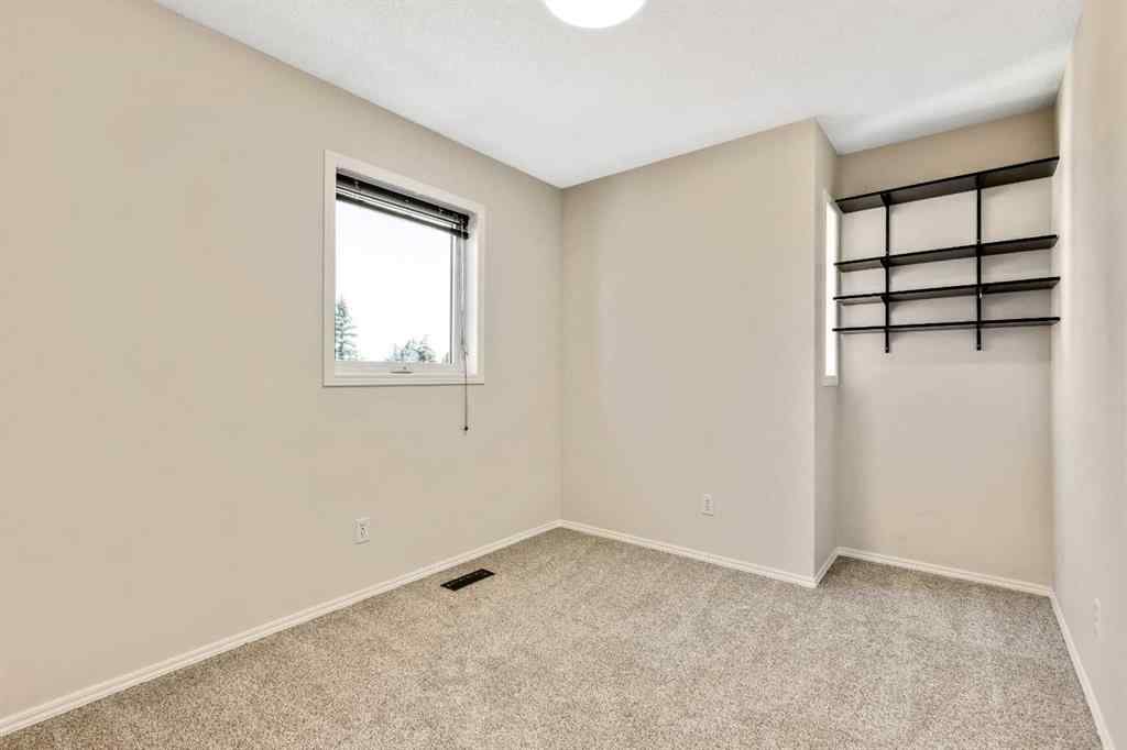 MLS® A2244473 - 62 Somerset Close SW in Somerset Calgary, Residential