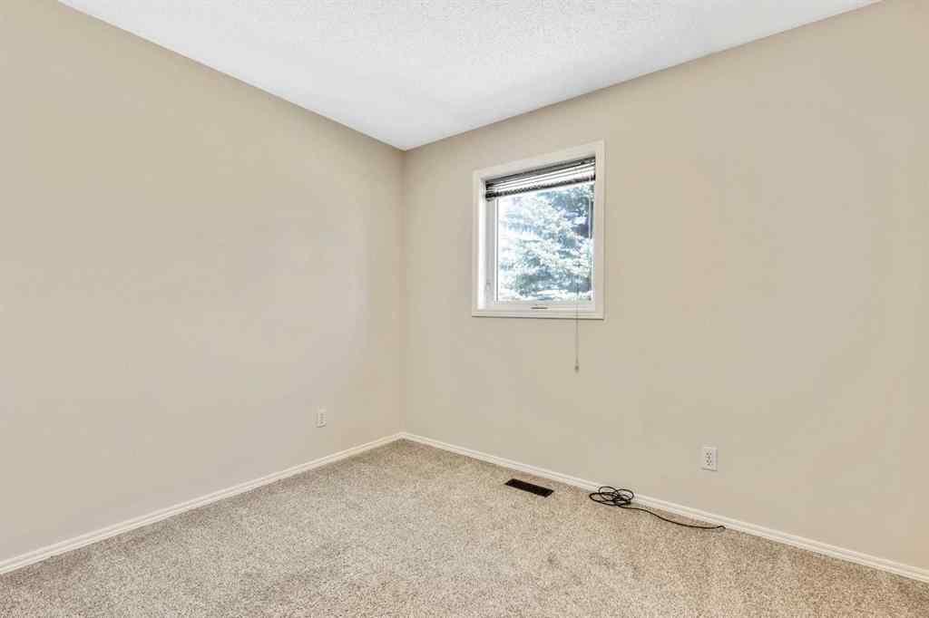 MLS® A2244473 - 62 Somerset Close SW in Somerset Calgary, Residential