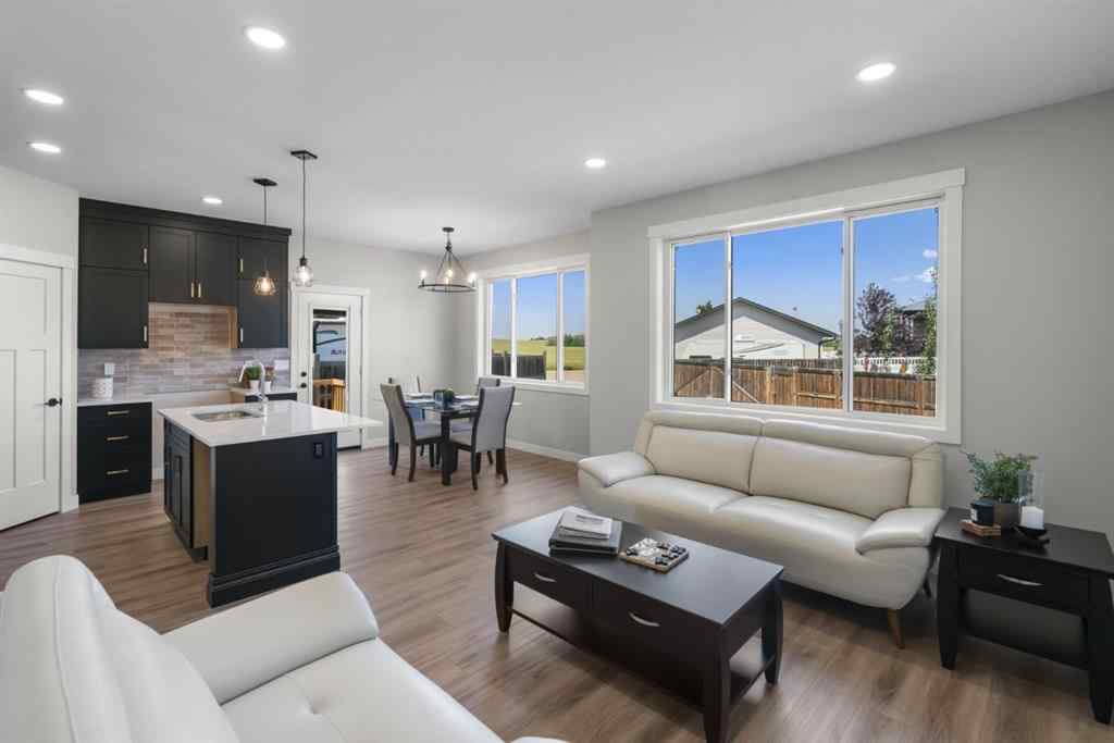MLS® A2244478 - 7514 38A Avenue  in Southwest Meadows Camrose, Residential