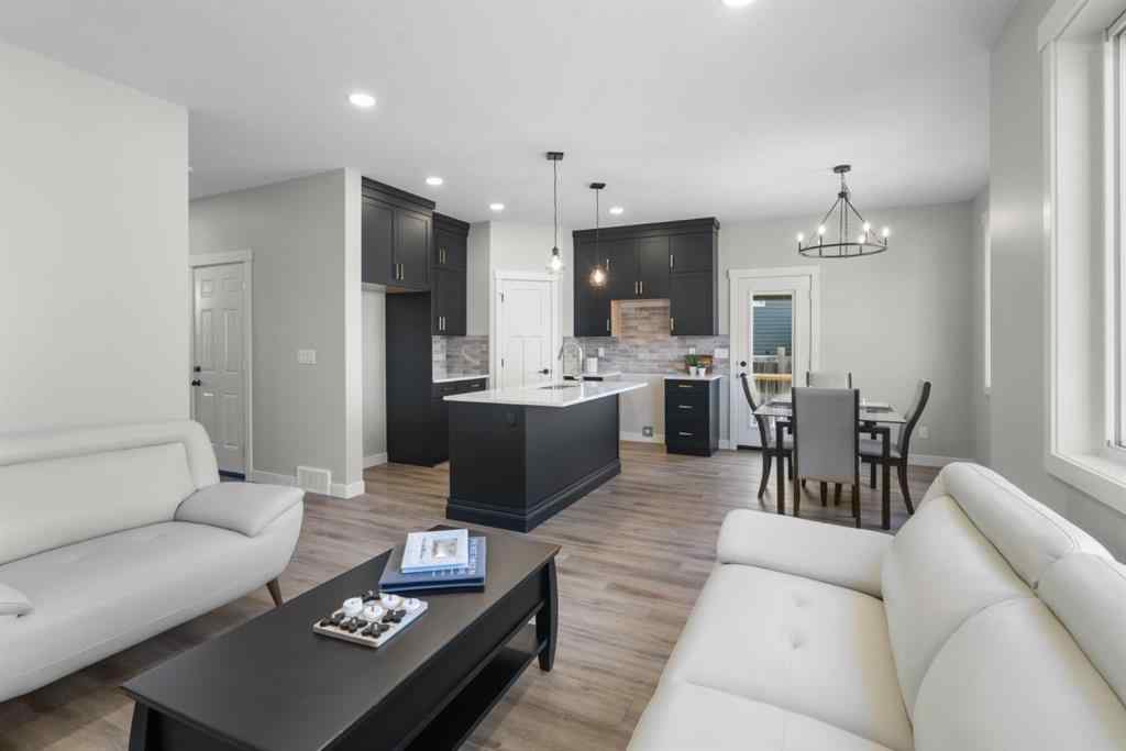 MLS® A2244478 - 7514 38A Avenue  in Southwest Meadows Camrose, Residential
