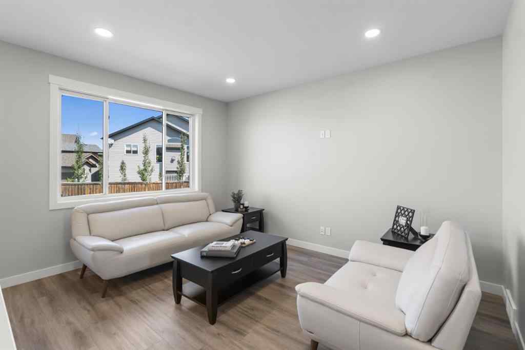 MLS® A2244478 - 7514 38A Avenue  in Southwest Meadows Camrose, Residential