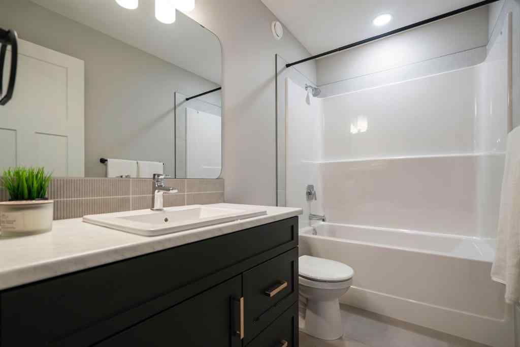 MLS® A2244478 - 7514 38A Avenue  in Southwest Meadows Camrose, Residential