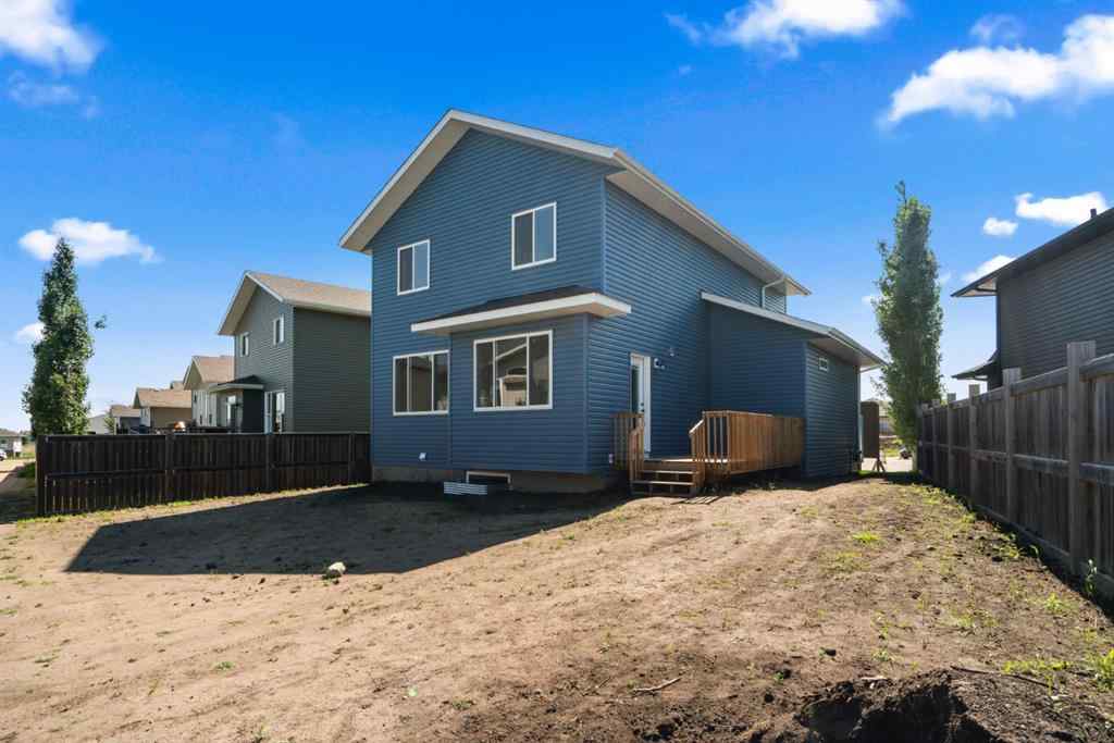 MLS® A2244478 - 7514 38A Avenue  in Southwest Meadows Camrose, Residential