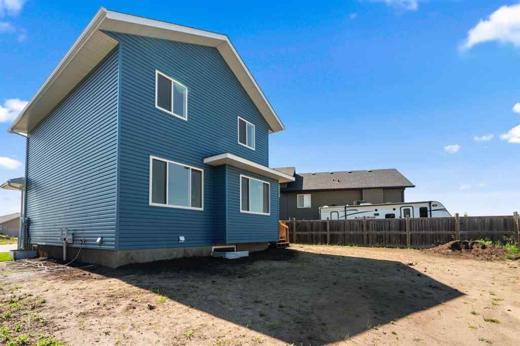 MLS® A2244478 - 7514 38A Avenue  in Southwest Meadows Camrose, Residential