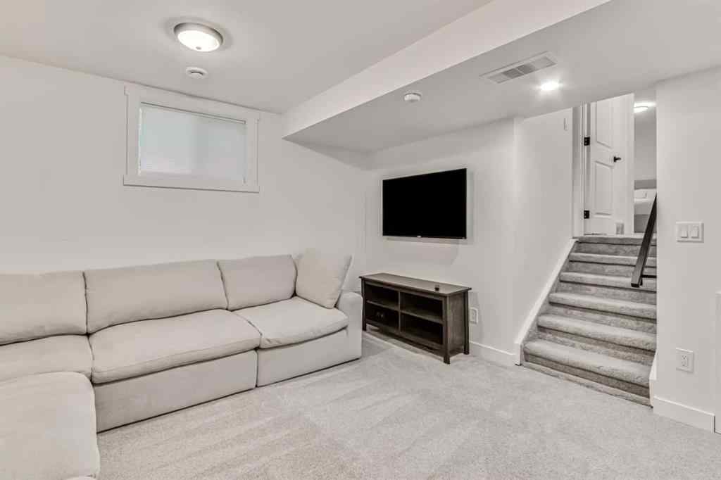 MLS® A2244490 - 3007 12 Avenue SW in Shaganappi Calgary, Residential