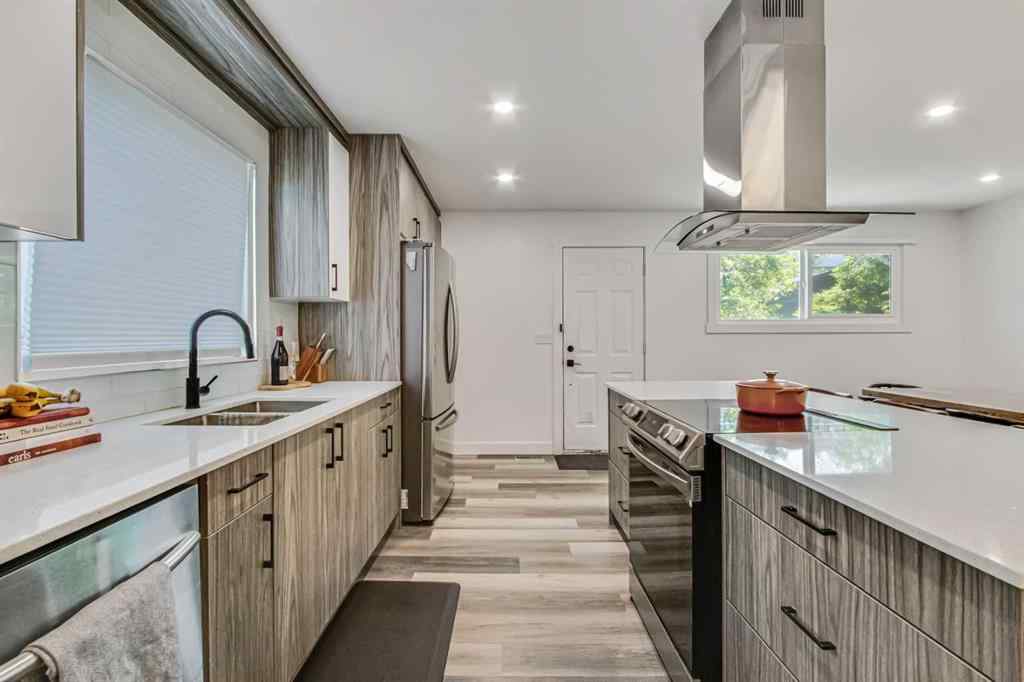 MLS® A2244490 - 3007 12 Avenue SW in Shaganappi Calgary, Residential