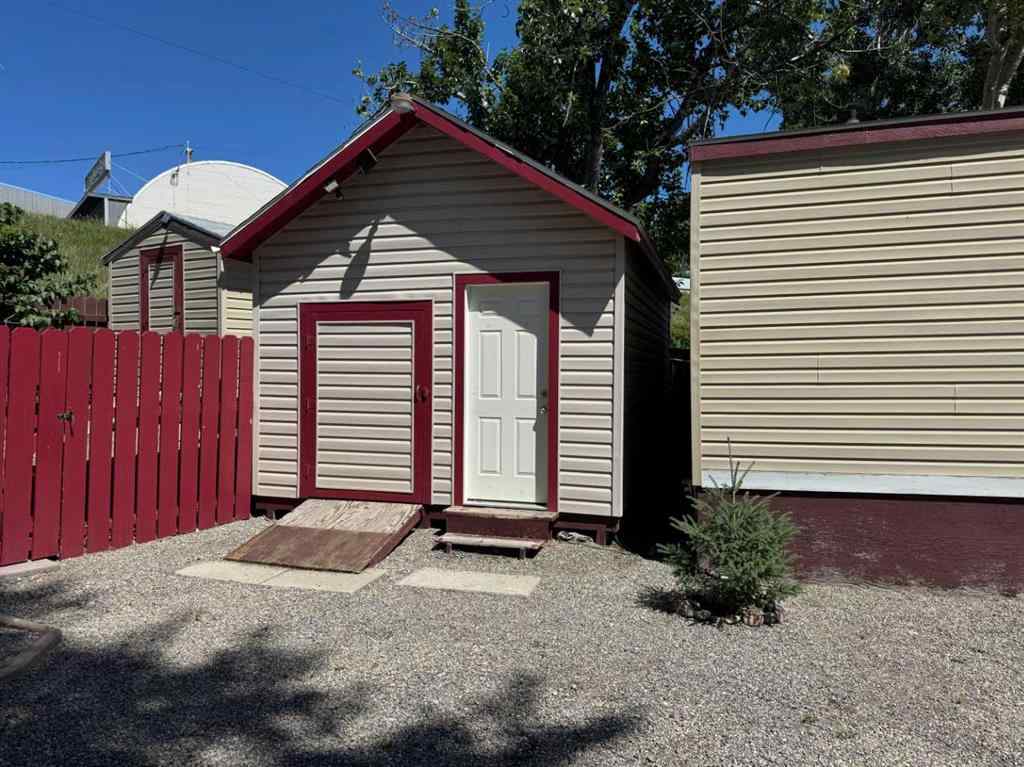MLS® A2244493 - Unit #6 1229 Waterton Avenue  in NONE Pincher Creek, Mobile