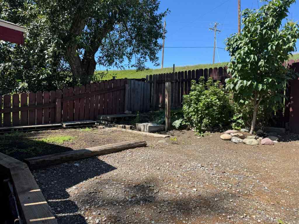 MLS® A2244493 - Unit #6 1229 Waterton Avenue  in NONE Pincher Creek, Mobile
