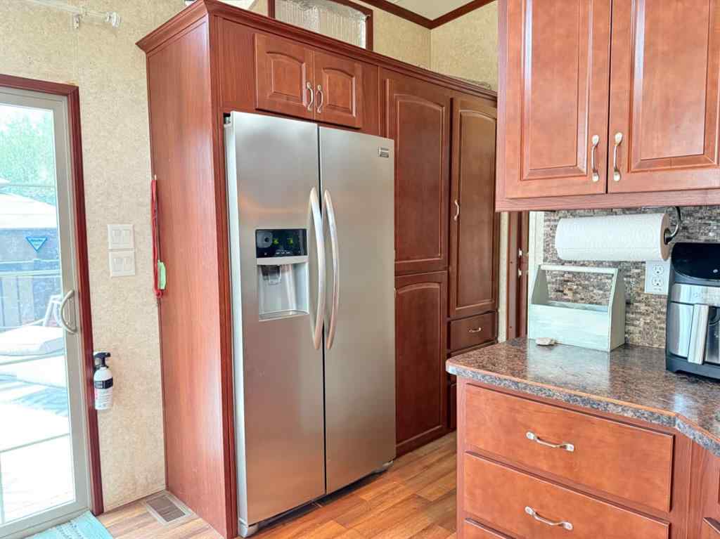 MLS® A2244518 - 1123 Oak Avenue  in NONE Lac Des Iles, Residential