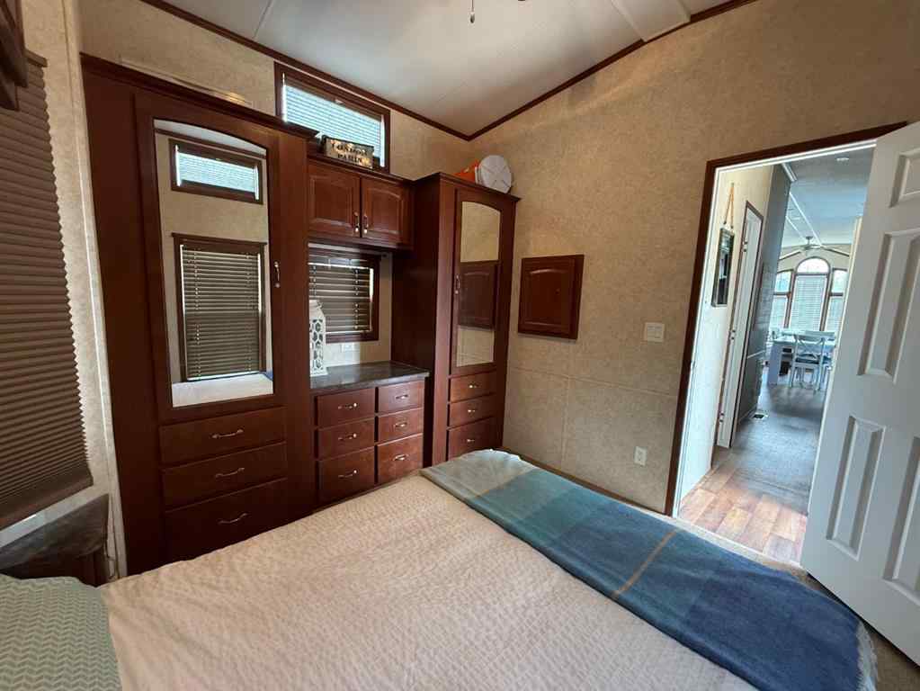 MLS® A2244518 - 1123 Oak Avenue  in NONE Lac Des Iles, Residential