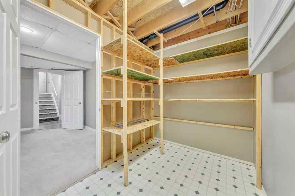 MLS® A2244522 - 4028 60 Avenue  in Southridge Lloydminster, Residential