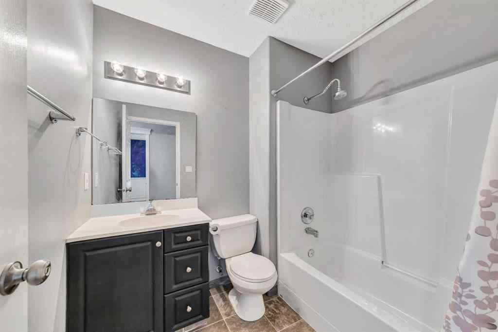 MLS® A2244522 - 4028 60 Avenue  in Southridge Lloydminster, Residential