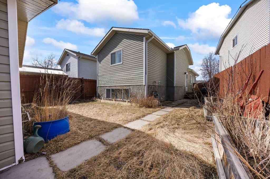 MLS® A2244546 - 31 Martinridge Place NE in Martindale Calgary, Residential
