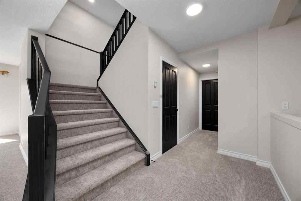 MLS® A2244561 - 21 Douglas Woods Manor SE in Douglasdale/Glen Calgary, Residential