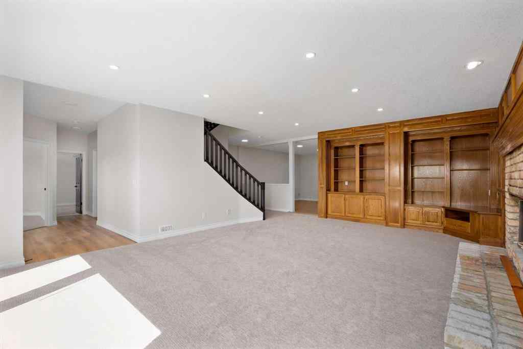 MLS® A2244561 - 21 Douglas Woods Manor SE in Douglasdale/Glen Calgary, Residential