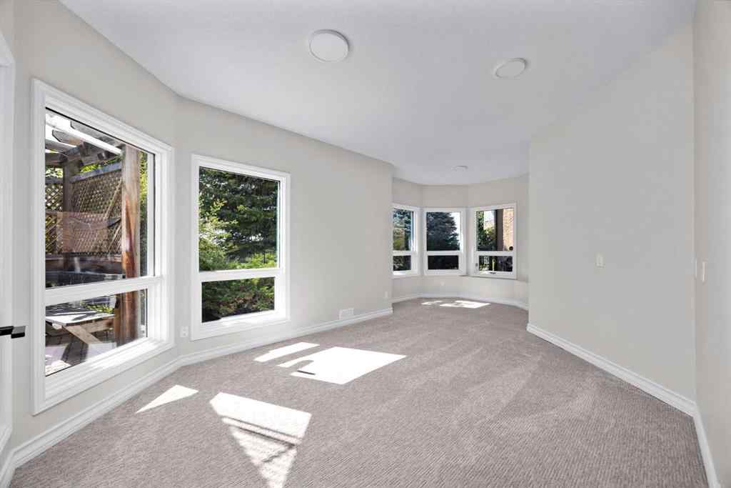 MLS® A2244561 - 21 Douglas Woods Manor SE in Douglasdale/Glen Calgary, Residential