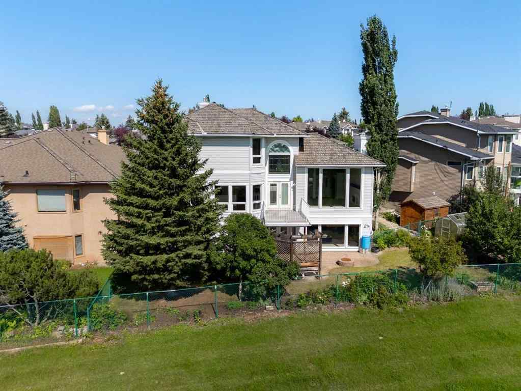 MLS® A2244561 - 21 Douglas Woods Manor SE in Douglasdale/Glen Calgary, Residential