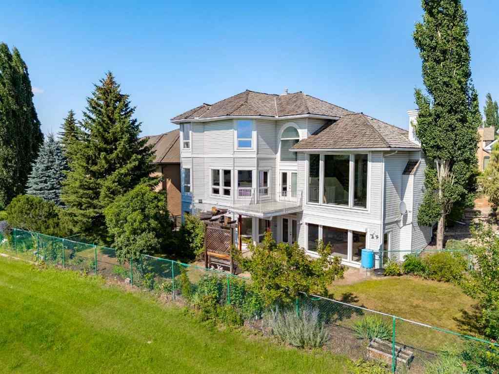MLS® A2244561 - 21 Douglas Woods Manor SE in Douglasdale/Glen Calgary, Residential