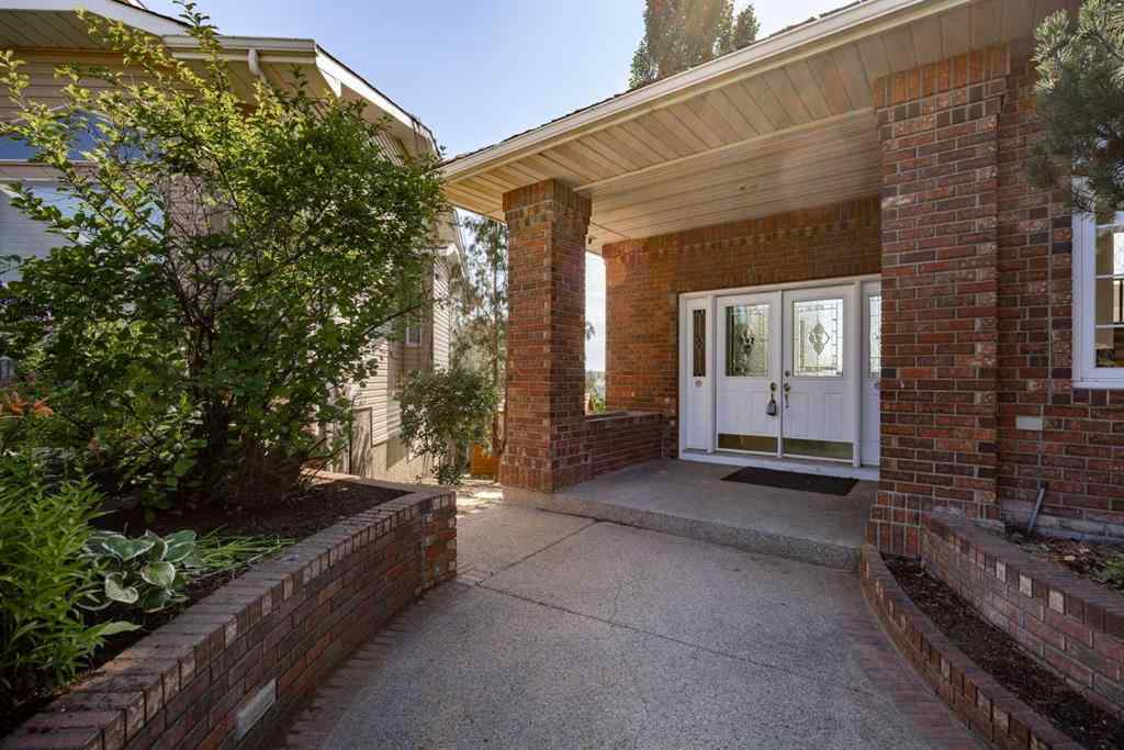 MLS® A2244561 - 21 Douglas Woods Manor SE in Douglasdale/Glen Calgary, Residential