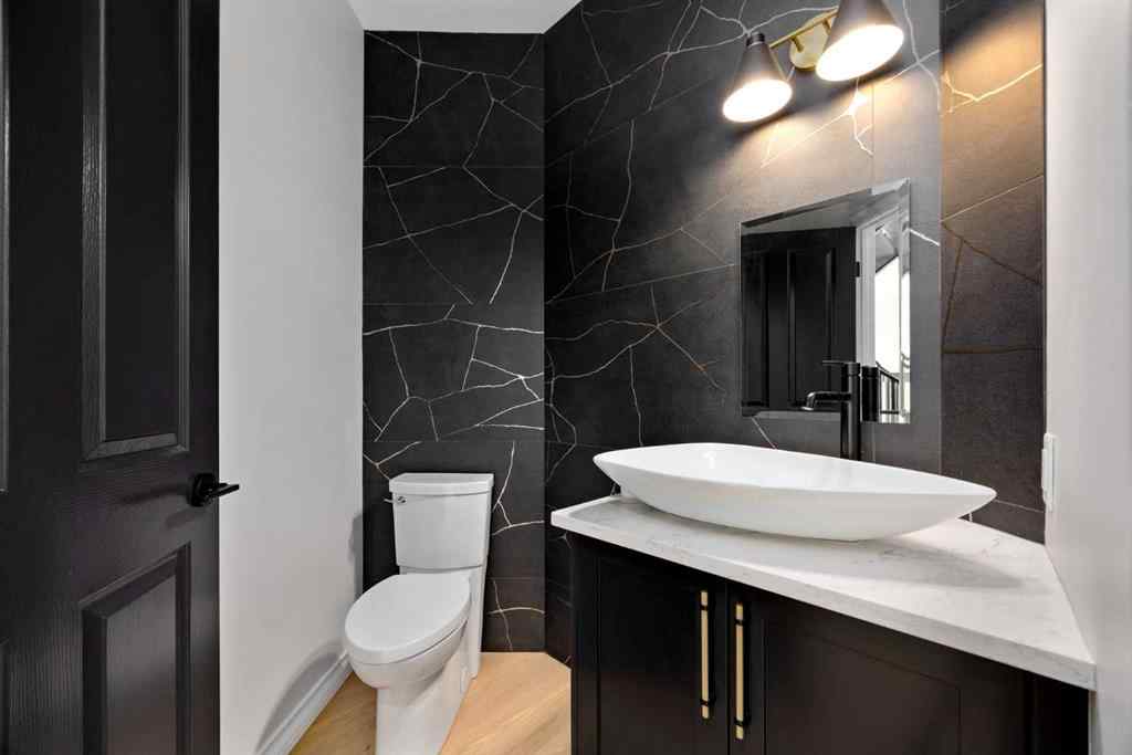 MLS® A2244561 - 21 Douglas Woods Manor SE in Douglasdale/Glen Calgary, Residential
