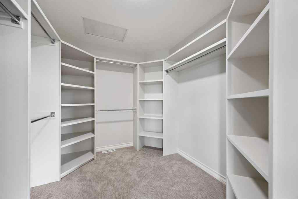 MLS® A2244561 - 21 Douglas Woods Manor SE in Douglasdale/Glen Calgary, Residential