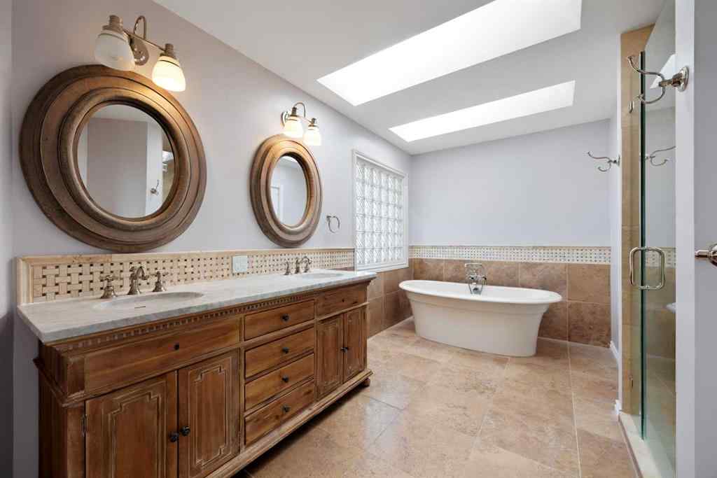 MLS® A2244561 - 21 Douglas Woods Manor SE in Douglasdale/Glen Calgary, Residential