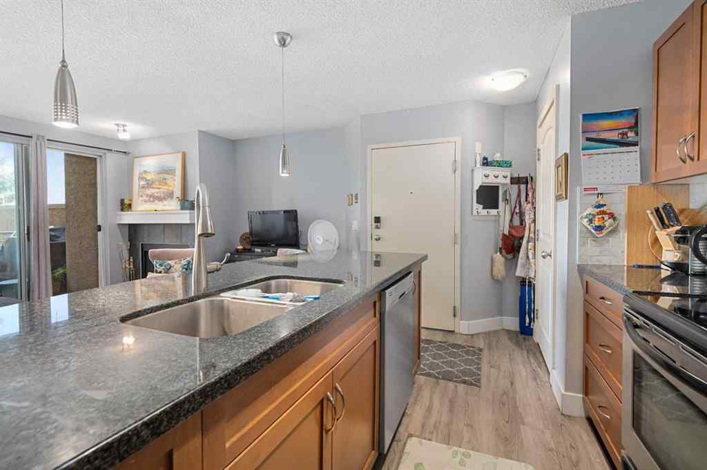 MLS® A2244594 - Unit #4 218 Village Terrace SW in Patterson Calgary, Residential