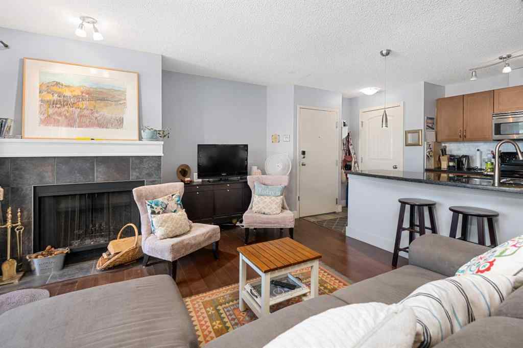 MLS® A2244594 - Unit #4 218 Village Terrace SW in Patterson Calgary, Residential
