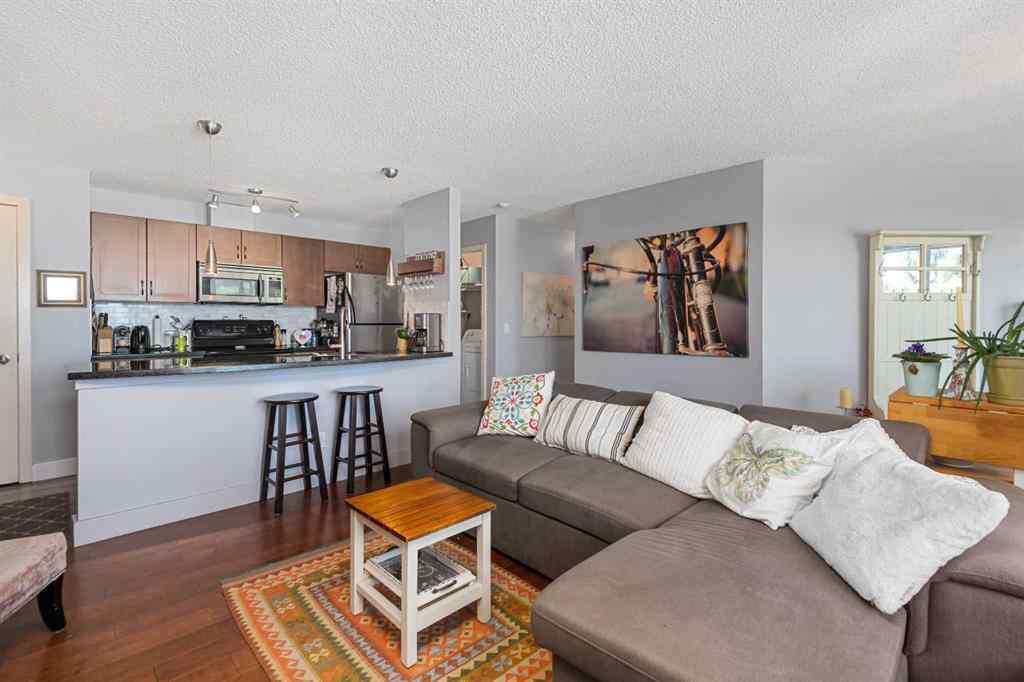 MLS® A2244594 - Unit #4 218 Village Terrace SW in Patterson Calgary, Residential