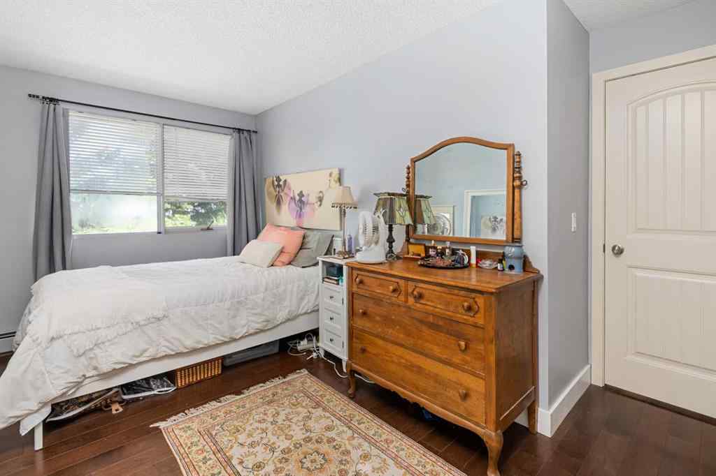 MLS® A2244594 - Unit #4 218 Village Terrace SW in Patterson Calgary, Residential