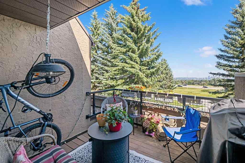 MLS® A2244594 - Unit #4 218 Village Terrace SW in Patterson Calgary, Residential
