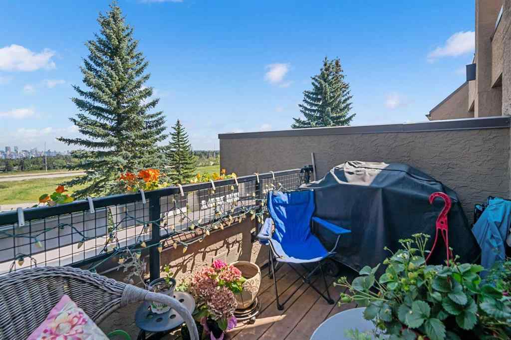 MLS® A2244594 - Unit #4 218 Village Terrace SW in Patterson Calgary, Residential