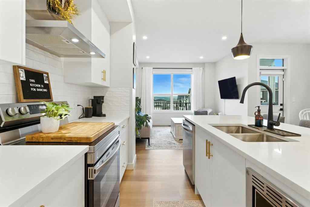 MLS® A2244605 - 20 Heritage Lane  in Heritage Hills Cochrane, Residential