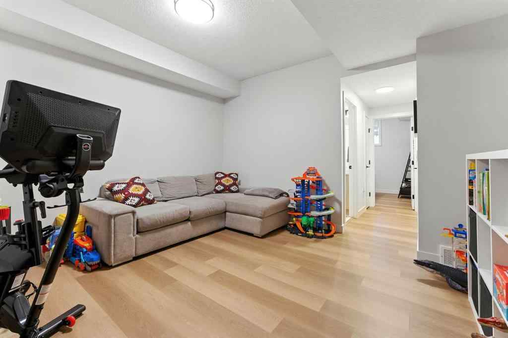 MLS® A2244605 - 20 Heritage Lane  in Heritage Hills Cochrane, Residential