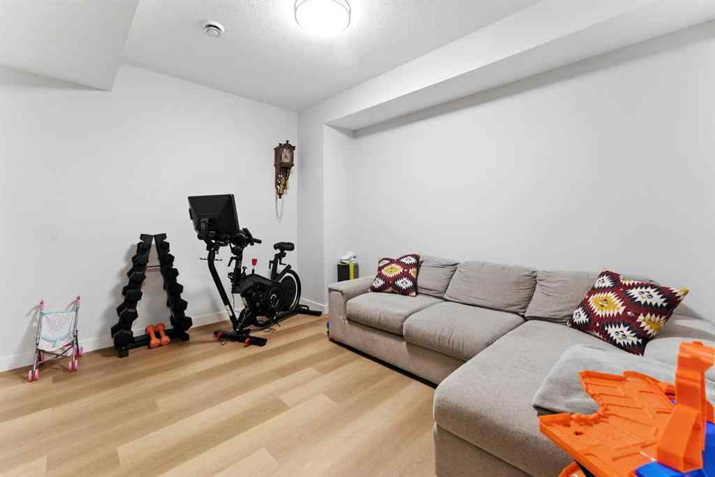 MLS® A2244605 - 20 Heritage Lane  in Heritage Hills Cochrane, Residential