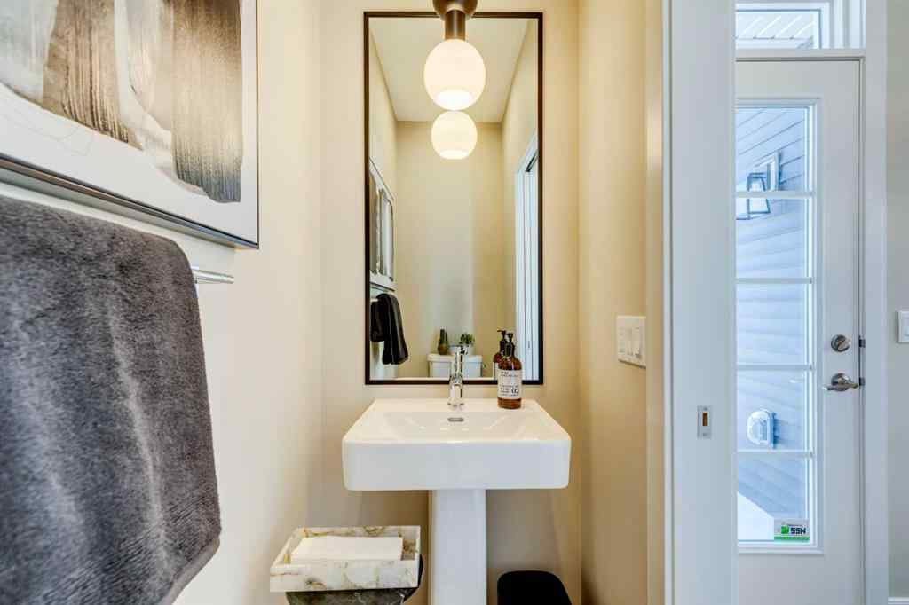MLS® A2244606 - 220 Waterford Heath  in Waterford Chestermere, Residential