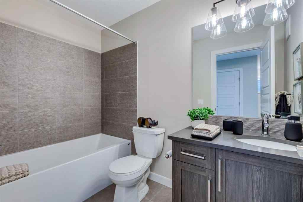 MLS® A2244606 - 220 Waterford Heath  in Waterford Chestermere, Residential