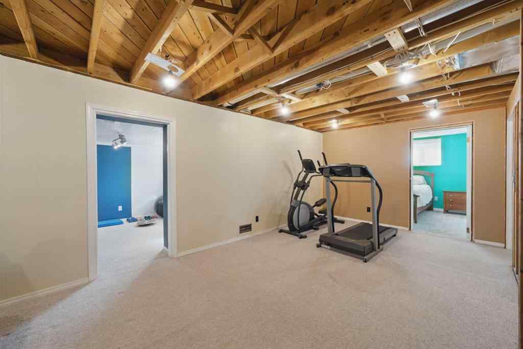 MLS® A2244611 - 828 Hunterston Crescent NW in Huntington Hills Calgary, Residential